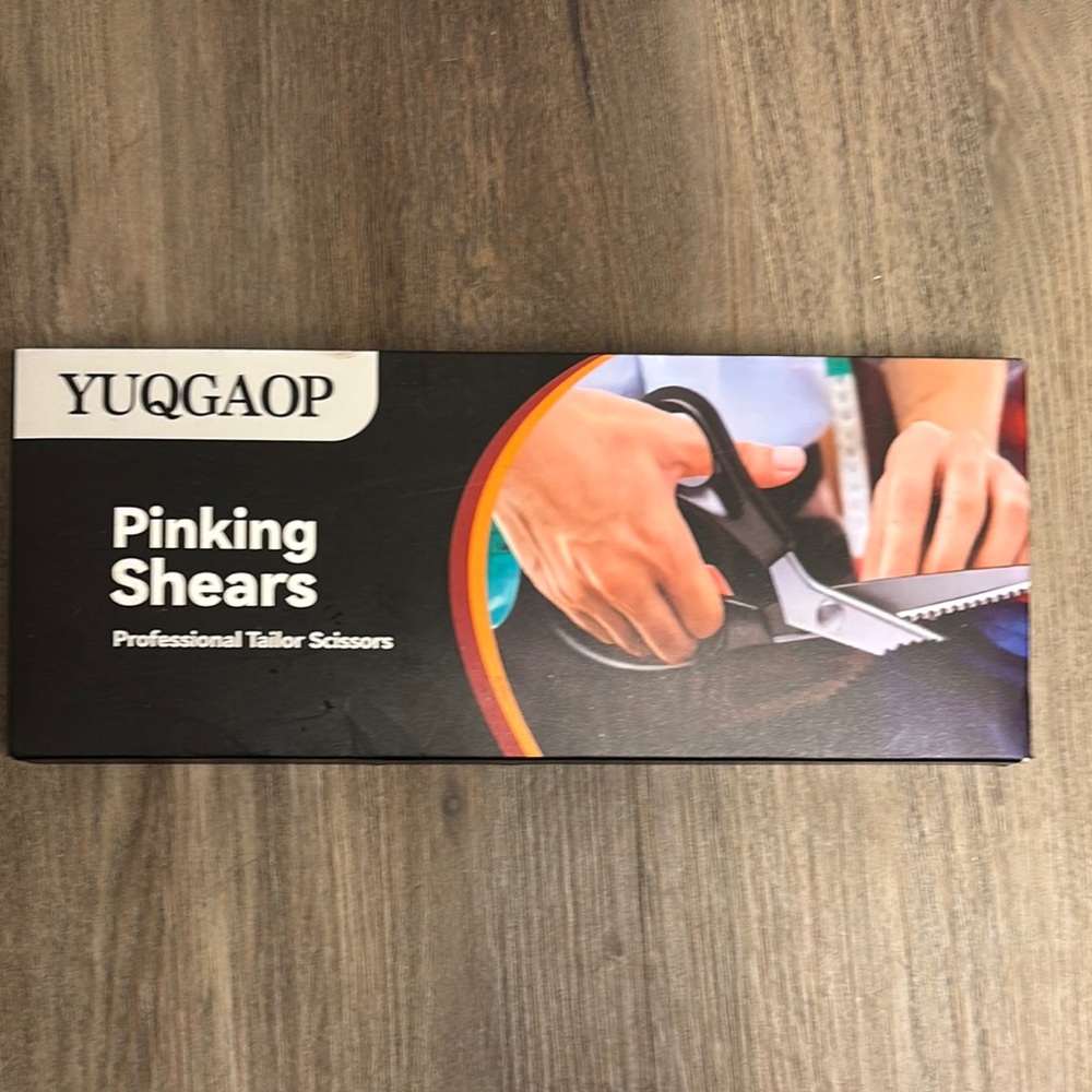 Black Pinking Shears for Men